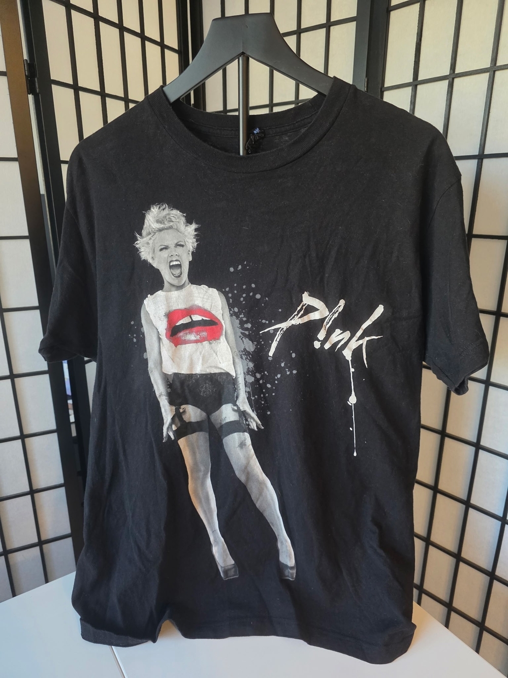 P!NK Black Women's Concert T‑Shirt - "Truth About Love" Tour ~ Size Large
